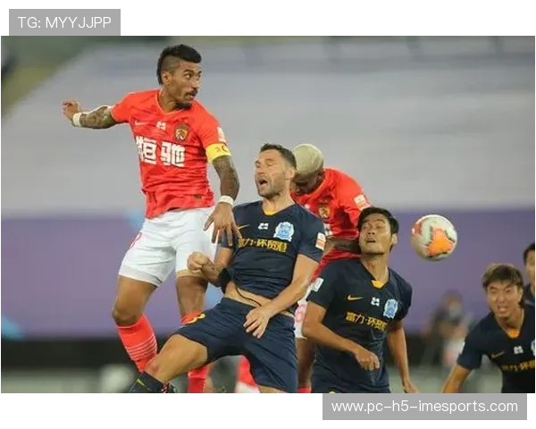 足球巨星连中三元创历史奇迹完美展现进攻王者风范