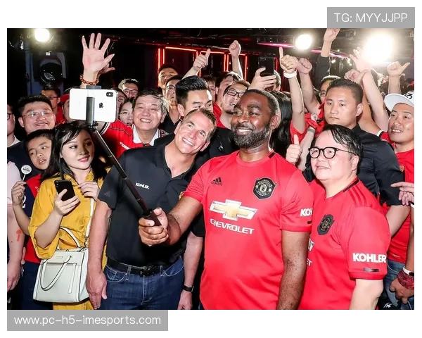 足球球星扑克收藏热潮引发球迷竞技与文化交流新风尚 足球球星扑克收藏热潮引发球迷竞技与文化交流新风尚